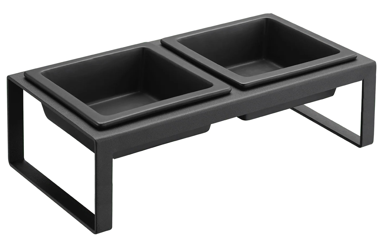 Set dvou černých keramických misek pro psy Yamazaki Tower se stojanem